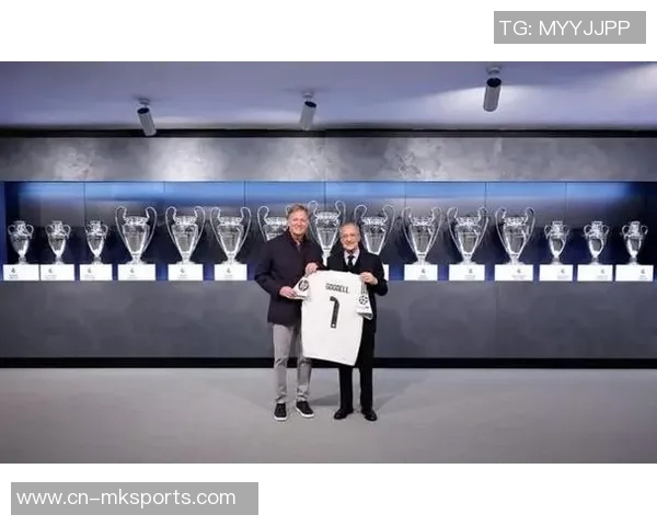 弗洛伦蒂诺齐达内亲临伯纳乌见证NFL西班牙首演盛况