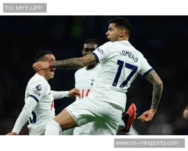 奥卡福精准直塞助攻勒温转身射门遭维卡里奥神勇扑救 奥卡福精准直塞助攻勒温转身射门遭维卡里奥神勇扑救