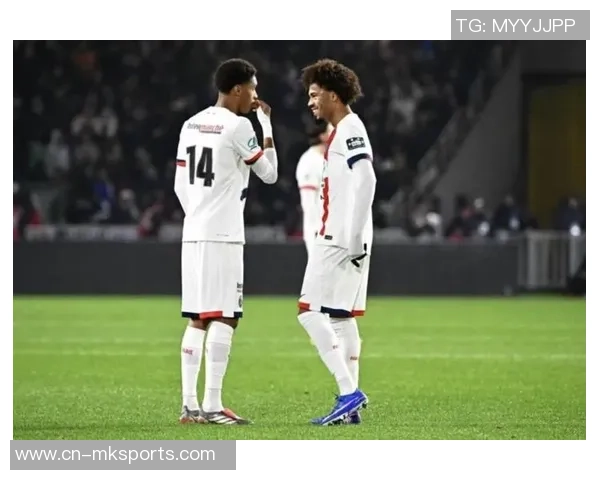 巴黎人报报道泰克斯特被解职引发里昂俱乐部控制权争夺战再度升级